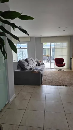 Imagem Casa Triplex Mobiliada no Jardins de Monet - 224m², Piscina Aquecida