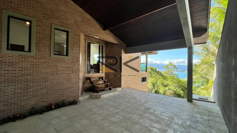 Imagem EXCELENTE SOBRADO EM CONDOMÍNIO FECHADO EM UBATUBA-SP COM 3 DORMITÓRIOS SENDO1 SUÍTE,VARANDA GOURMET COM VISTA PARA O MAR