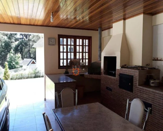 Imagem Casa com 3 dormitórios à venda, 235 m² por R$ 1.250.000,00 - Alto Do Capivari - Campos do Jordão/SP