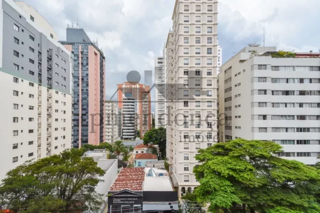 Imagem Apartamento reformado na rua monte Alegre com 3 suítes e 3 vagas, 177m²