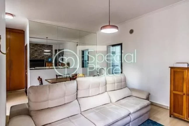 Imagem São 115m² de área privativa, dois dormitórios ( 1 suíte ) e 1 vaga na garagem. Living espaçoso...