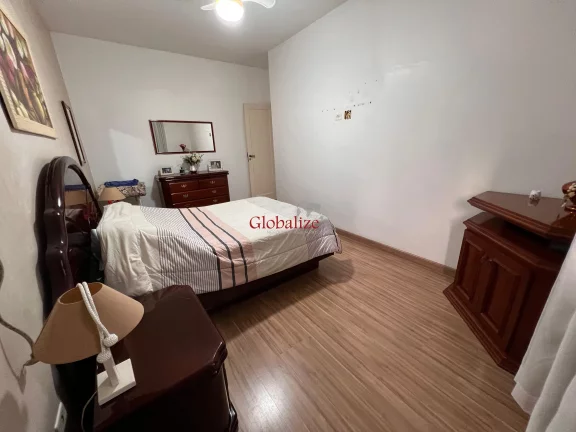 Imagem Sobrado à Venda com 3 dormitórios e 1 vaga no bairro Encruzilhada em Santos por R$ 910.000,00