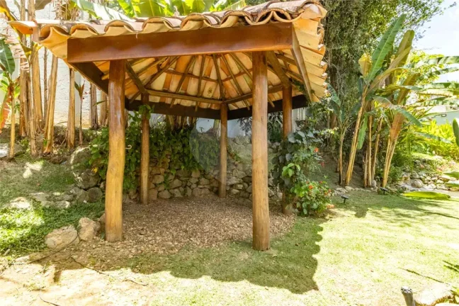 Imagem Casa à venda com 7 quartos, sendo 5 suítes, em Jardim Guedala, São Paulo - SP