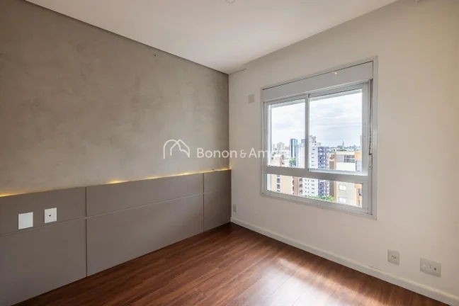Imagem Elegante e repleto de detalhes que valorizam cada ambiente, este apartamento encanta pelo acabamento...