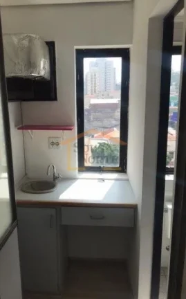 Imagem Sala Comercial, 33m² de área útil, equipada com móveis, ar condicionado, copa, pintura nova, pis...