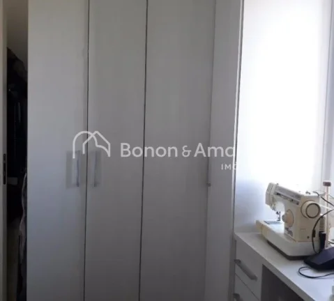 Imagem Apartamento no último andar, com excelente aproveitamento do sol da manhã. A sala é ampla, com 2 ...