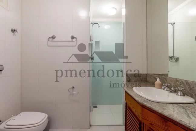 Imagem Apartamento reformado na Haddock Lobo, 3 quartos (1suíte) e 1 vaga.