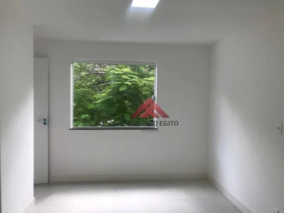 Imagem Excente casa duplex em centro de terreno, loteamento Argeu Fazendinha,(Av. Central)constituida de Varanda,Sala,03 quartos sendo com duas suiters,lavan