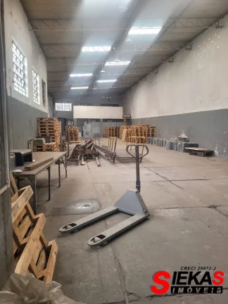 Imagem Galpão Comercial de Alto Padrão no Jardim Colorado: 5 Salas, 7 Banheiros e 560m² de Área em São Paulo-SP!
