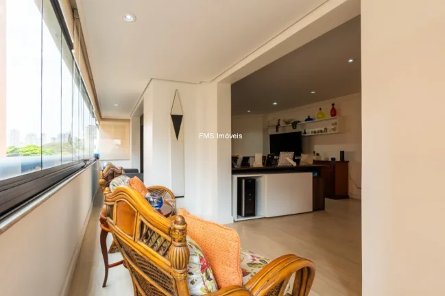 Imagem Apartamento a venda no Brooklin Novo com 3 Quartos, 3 Suítes, 132m²
