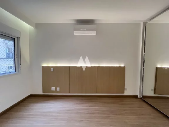 Imagem Apartamento com 03 dormitórios na quadra da praia à venda no Gonzaga - Santos/SP