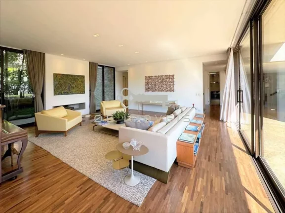 Imagem Cond.Vila de São Fernando casa impecável! Adega, gourmet, piscina, academia