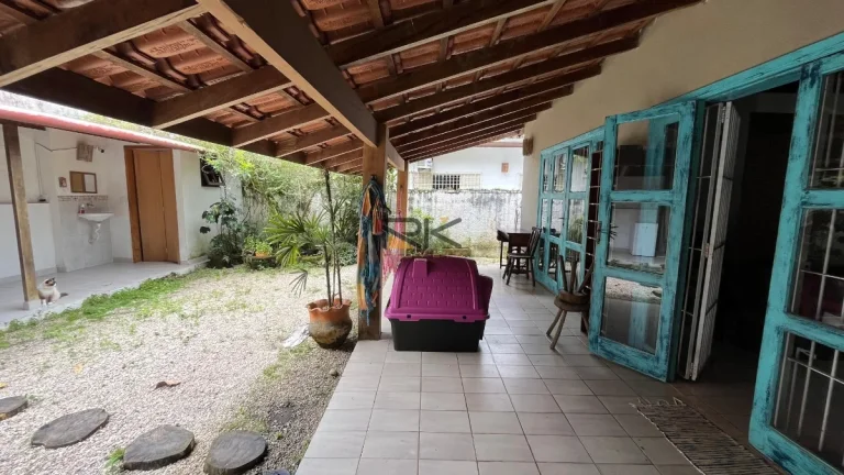 Imagem CASA COM 3 DORMITÓRIOS SENDO 1 SUÍTE,VARANDA,QUINTAL