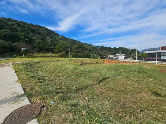 Imagem Terreno de esquina com 543,58 m² no Bairro da Barra em Balneário Camboriú SC
