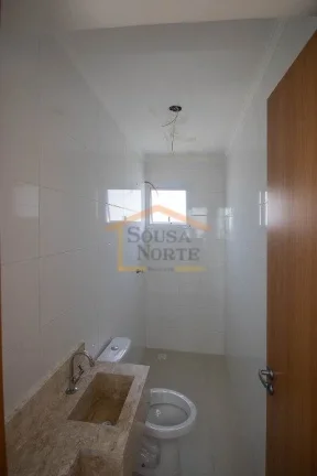 Imagem Apartamento amplo, 2 dormitórios, 1 banheiro, sala dois ambientes, cozinha com gabinete embutido e ...