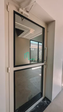 Imagem Linda residência exclusiva de alto padrão nova disponível a venda em condomínio fechado!