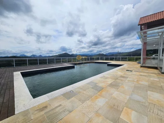 Imagem Terreno em Condomínio para Venda em Teresópolis / RJ no bairro Pessegueiros