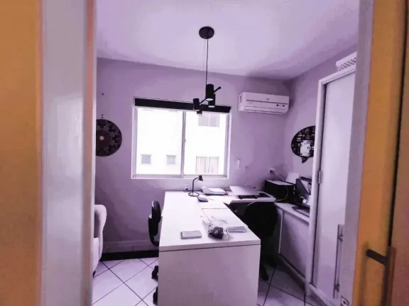 Imagem Apartamento mobiliado com 4 dormitórios sendo 1 suíte e 2 vagas de garagem em Balneário Camboriú