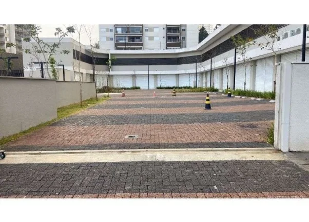 Imagem INVESTIDORES - São 14 Lojas comerciais com Estacionamento ao Lado do Metrô
