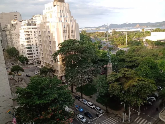 Imagem À VENDA E LOCAÇÃO - EXCELENTE ANDAR COMERCIAL NO CENTRO RJ