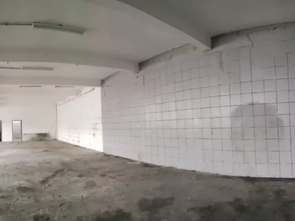 Imagem Aluguel de Galpão Comercial de 996m² em Santo André-SP, Bairro Campestre, 5 Banheiros Inclusos!