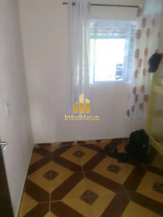 Imagem Em Itapoá, no Balneário Uirapuru, há uma casa com grande potencial para quem busca uma oportunida...