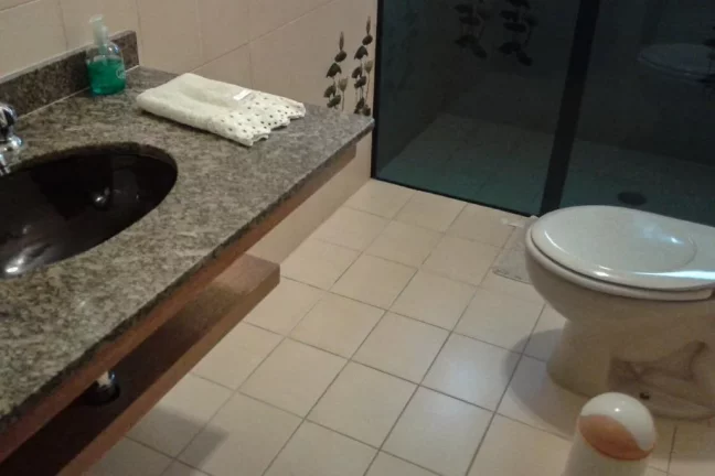 Imagem Enseada - 200 metros da praia - Região nobre da Enseada - 01 vaga de garagem.