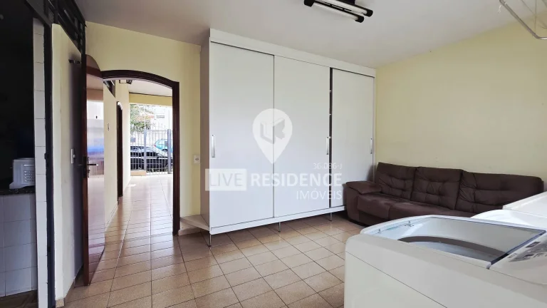 Imagem Casa térrea em zona comercial!