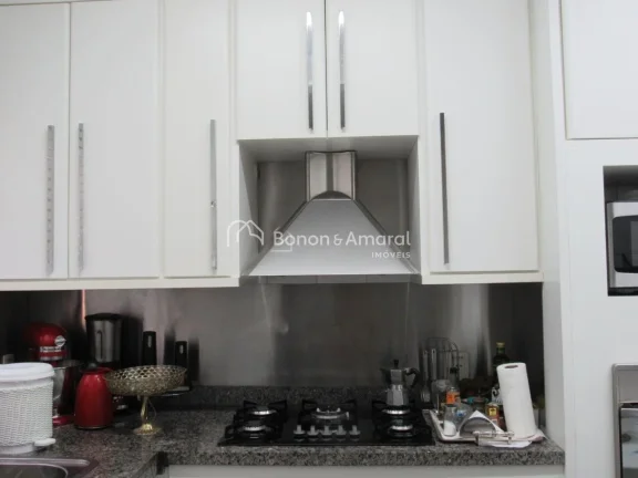 Imagem Em uma das ruas mais tranquilas e charmosas do Cambuí, este apartamento oferece privacidade total, ...