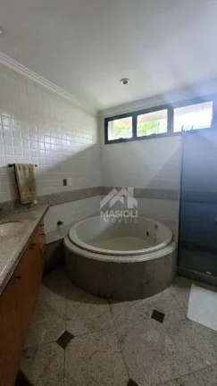 Imagem casa 4 quartos com 3 suítes, adega, piscina e área de churrasqueira.