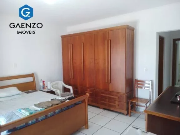Imagem Sobrado a venda, 3 dormitórios (2 suítes), 4 vagas, Jd das Flores