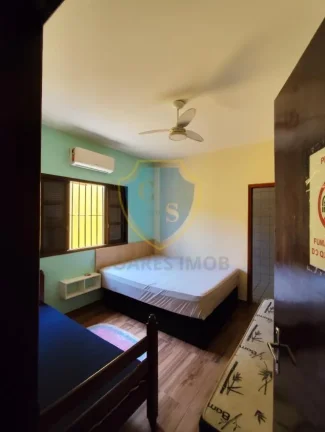 Imagem Casa 3 dorms sendo 1 suíte com Piscina e 6 vagas garagem