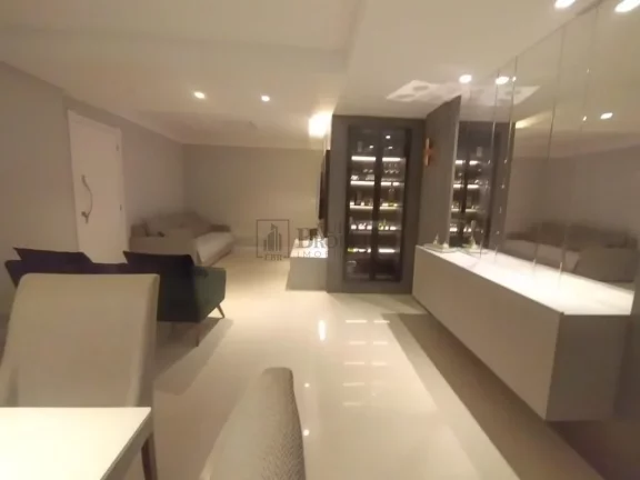 Imagem Apartamento com 3 suítes à venda no Centro de Balneário Camboriú/SC