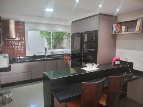 Imagem Sobrado com 3 dormitórios à venda, 420 m² por R$ 2.400.000 - Parque Arco Iris - Atibaia/SP