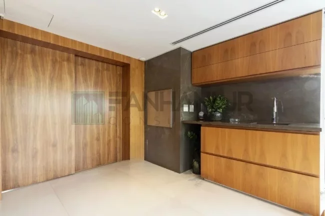 Imagem Apartamento de Alto Padrão na Vila Nova Conceição com 2 Suítes, 5 Salas e 5 Vagas de Garagem - São Paulo-SP