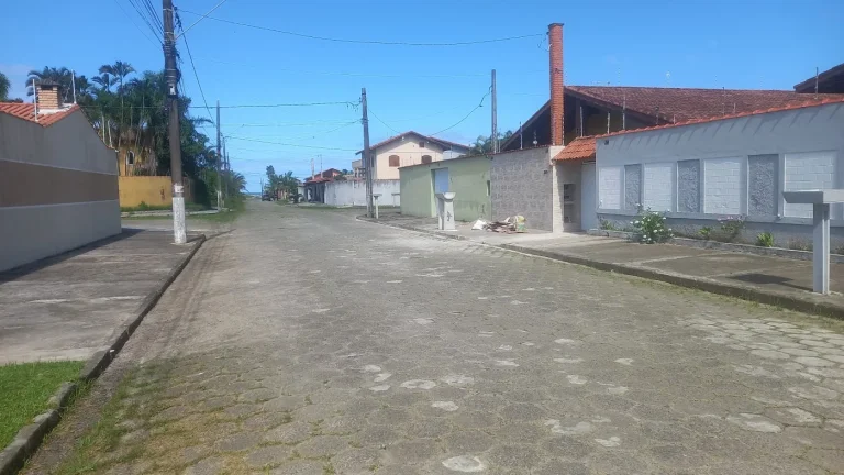 Imagem Casa para Venda em Itanhaém, Parque Augustus, 5 dormitórios, 1 suíte, 3 banheiros, 4 vagas