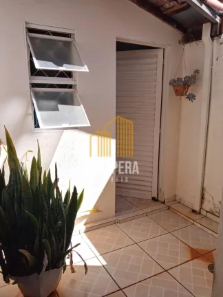Imagem Casa no centro com possibilidade de conversão em ponto comercial
