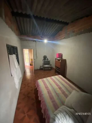 Imagem Terreno com 3 Casas com 3 vagas de carro e moto.