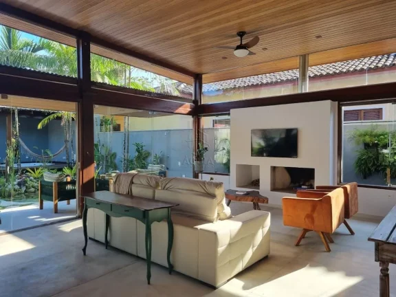 Imagem LINDA E ACONCHEGANTE CASA NA PRAIA COM JACUZZI!!