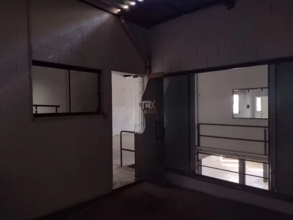 Imagem barracão industrial no bairro verde com 355,00 m² de construção, recuo pra 3 veículos. piso de ...