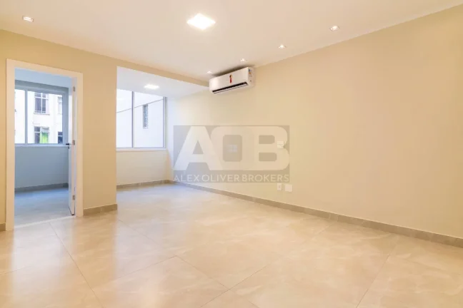 Imagem Apartamento à venda em Copacabana, 2quartos, 75m2, Rua Inhangá.