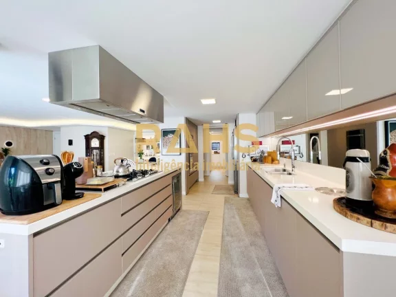 Imagem Apartamento de alto luxo na melhor região do bairro Atiradores. Com 198m², o apartamento foi total...