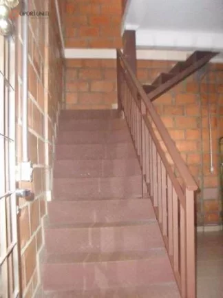 Imagem Sobrado residencial com piscina à venda.