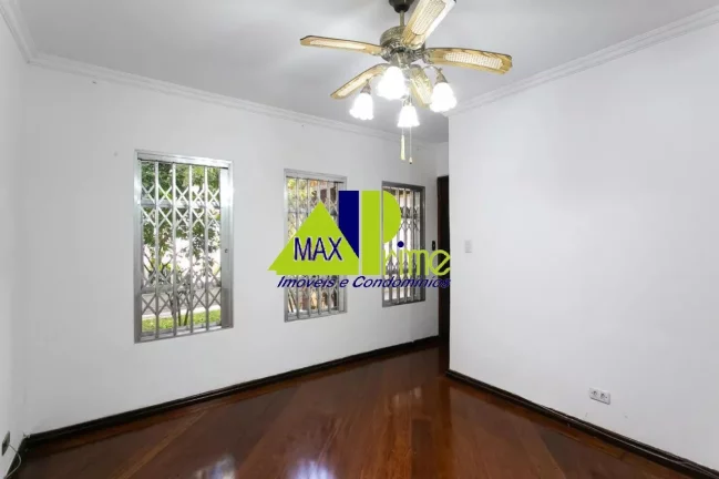 Imagem Casa para locação na Vila Granada, São Paulo-SP: 6 quartos, 1 suíte, 2 salas, 3 banheiros, 9 vagas de garagem, 300m²