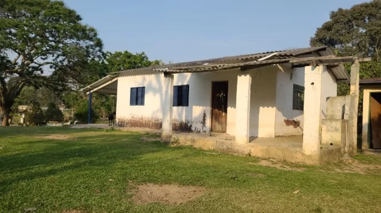 Imagem Chácara com 4 dormitórios à venda, 40000 m² por R$ 1.250.000,00 - Quinta Divisão - Suzano/SP