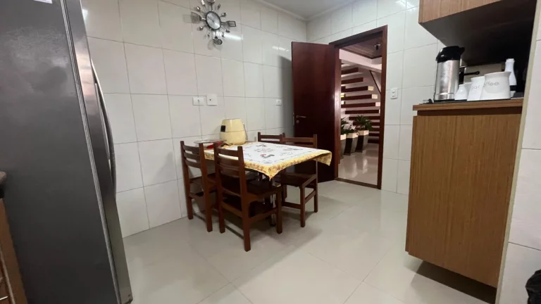 Imagem Imóvel de Luxo: Casa à Venda na Riviera de São Lourenço Módulo 22 com 8 Quartos, 6 Suítes e 6 Vagas de Garagem