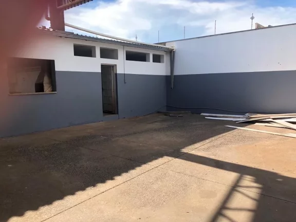 Imagem EXCELENTE BARRACÃO DISPONIVEL Á VENDA AO LADO DO POSTO SORISSO NO PROL. DO JARDIM ANGELA ROSA EM FRANCA/SP