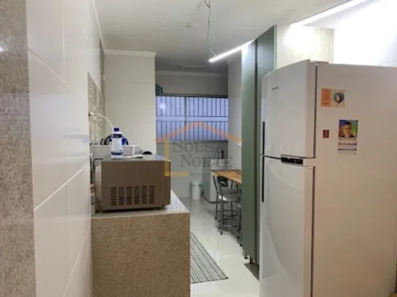 Imagem Apartamento com 70m², dispõe de 2 dormitórios, 2 banheiros, sendo um deles de serviço, sala para...