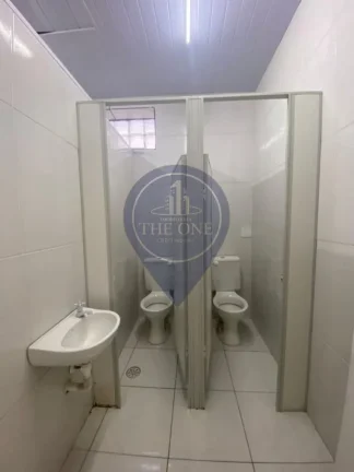 Imagem Imóvel Comercial de Alto Padrão em São Paulo-SP: 8 Salas, 1 Banheiro, 3 Vagas, 400m² na Água Funda!