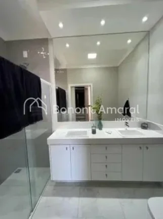 Imagem Linda casa à venda no Condomínio Portal do Jequitibá, em Valinhos/SP, com 3 suítes, todas com va...